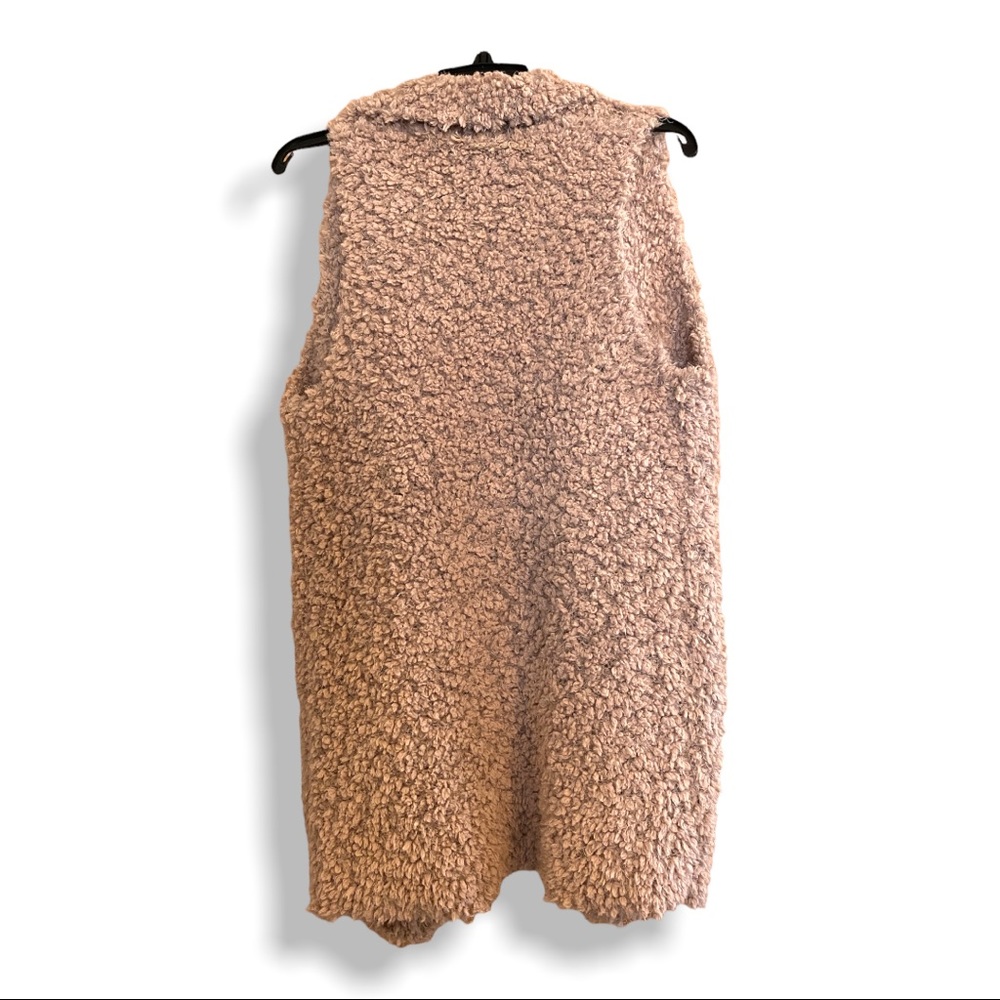 New directions fur vest w/pockets taupe size medium - Picture 3 of 4